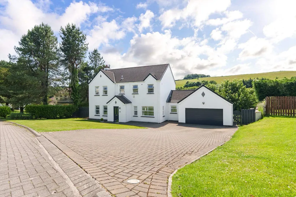 Property photo 1 of 42