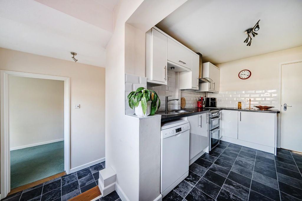 Property photo 2 of 16 1417935-14-699Ed10d03207.Jpg