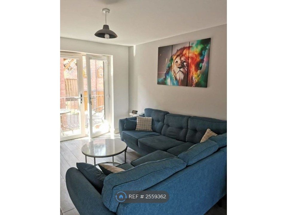Property photo 1 of 12 Living Room