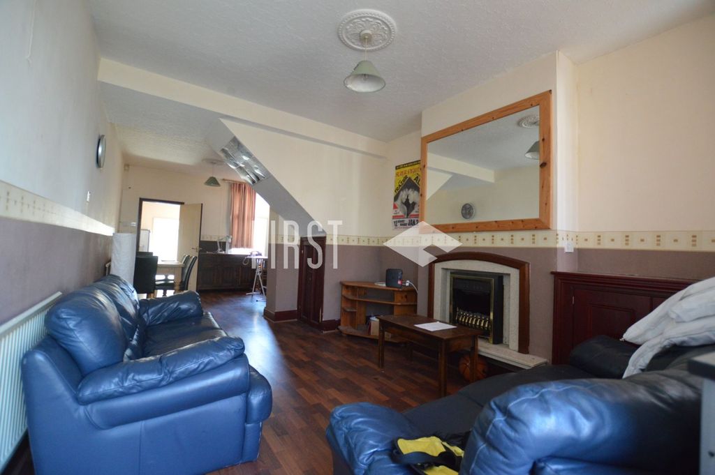 Property photo 2 of 7 Lounge