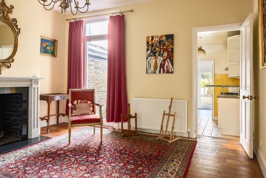 Property photo 3 of 12
