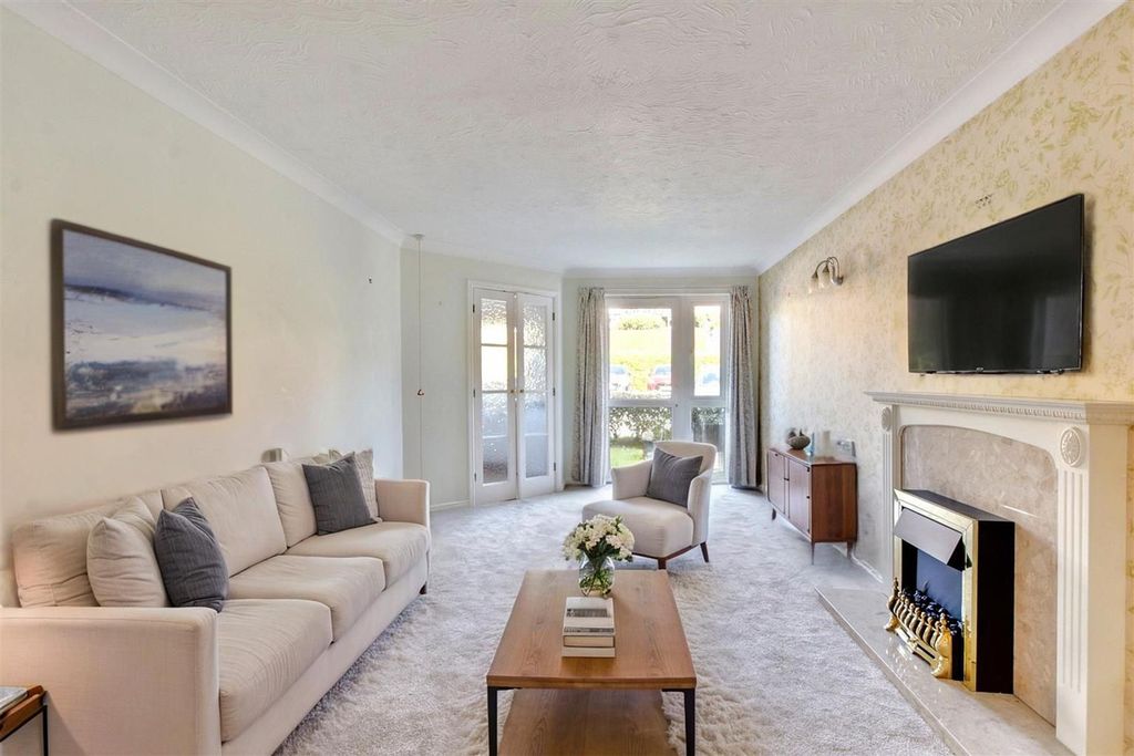Property photo 3 of 22 Lounge_2 (Vf)