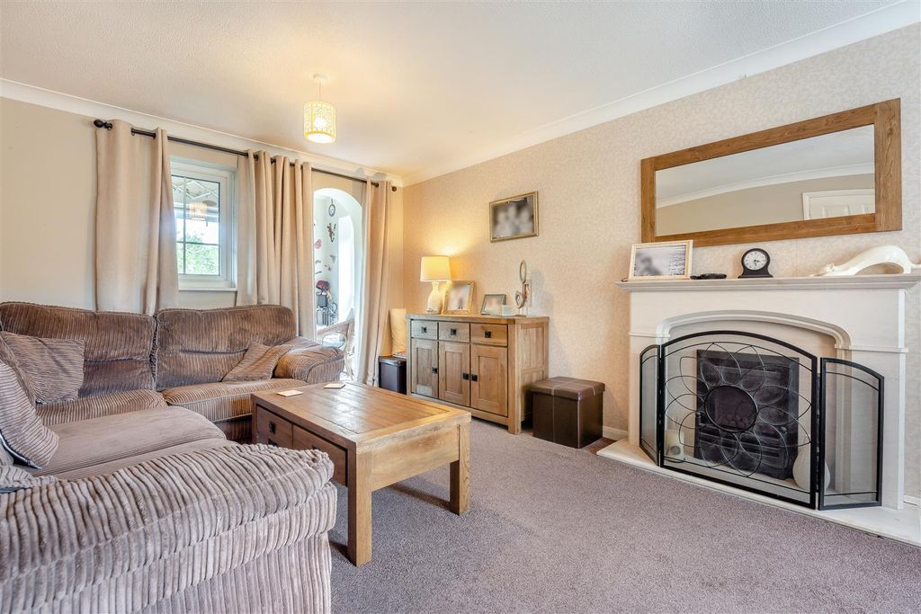 Property photo 2 of 23 8595923-Interior16.Jpg