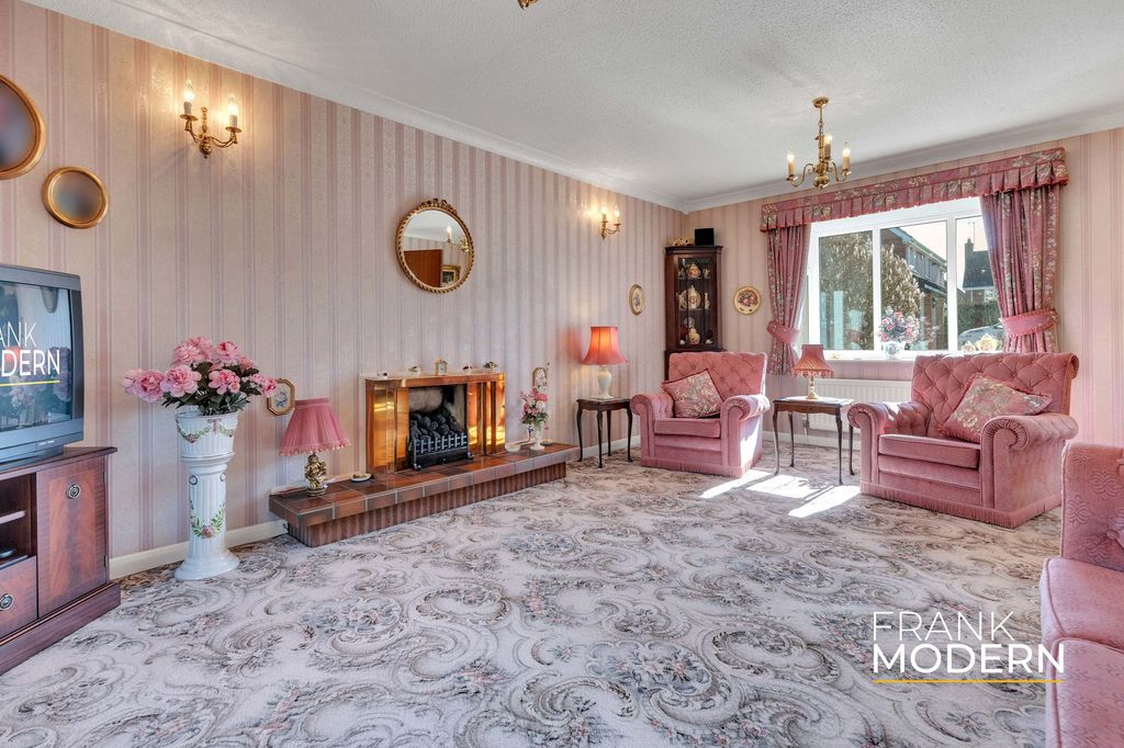 Property photo 2 of 38 Living Room