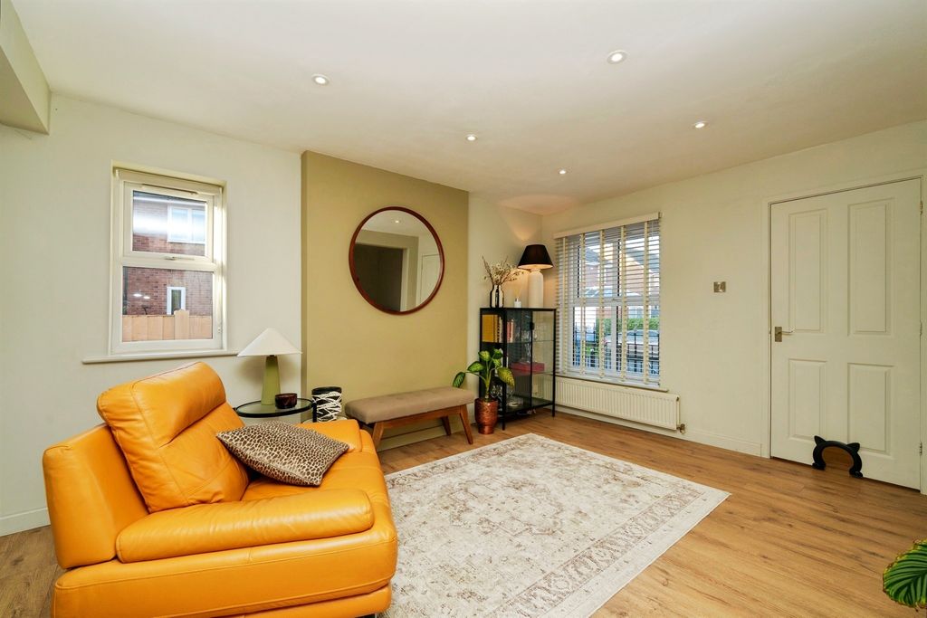 Property photo 3 of 23