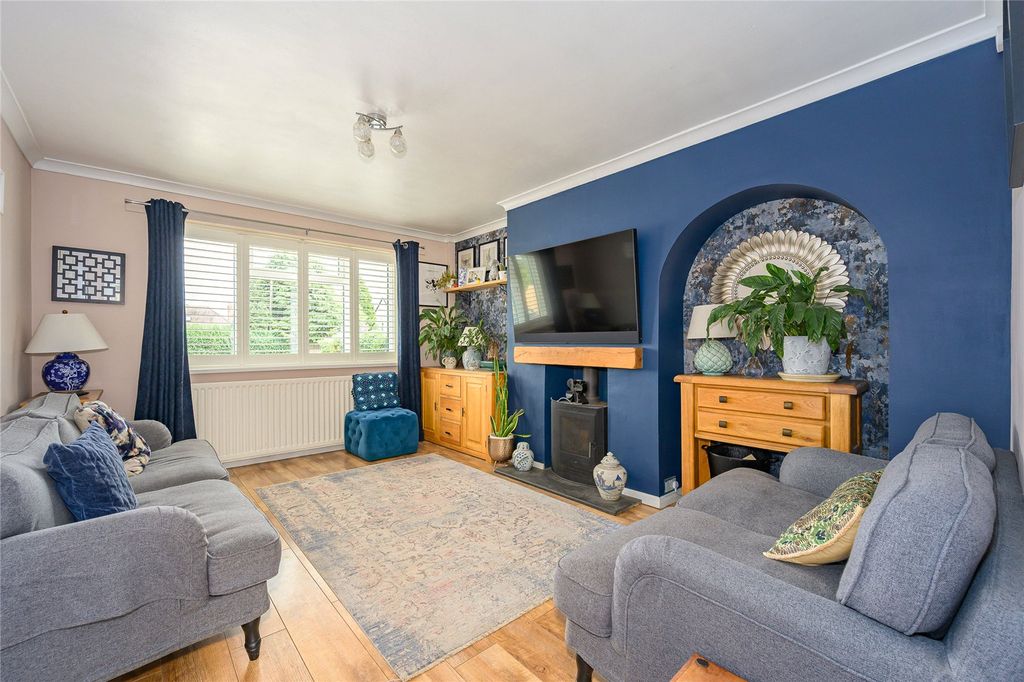 Property photo 2 of 28 Picture No. 15