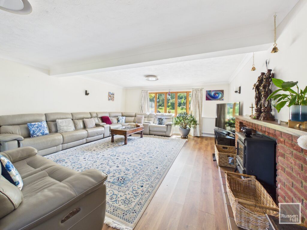 Property photo 2 of 25