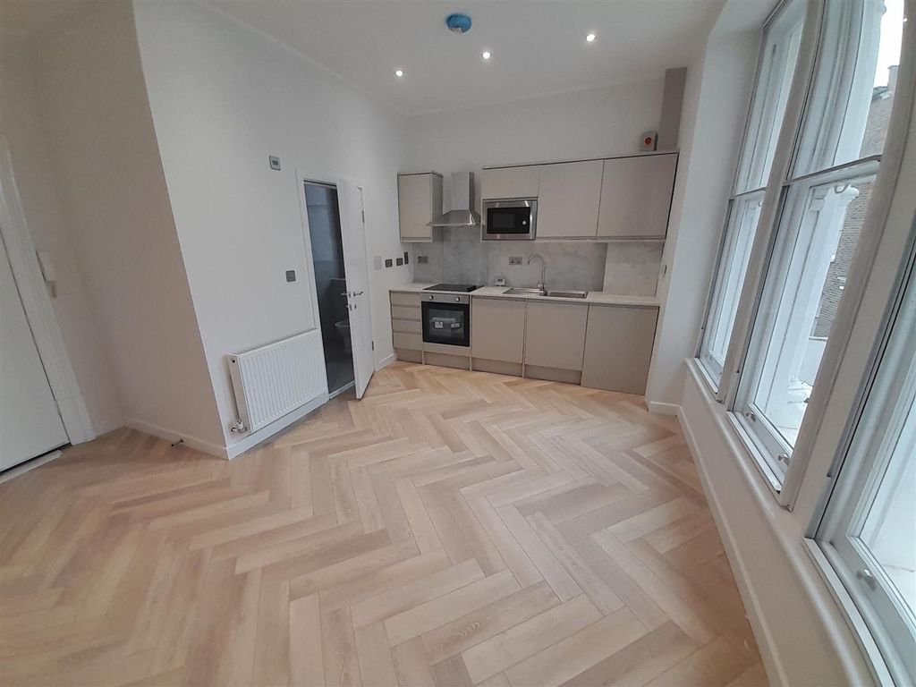 Property photo 2 of 5 3. Comeragh Road Studio.Jpg