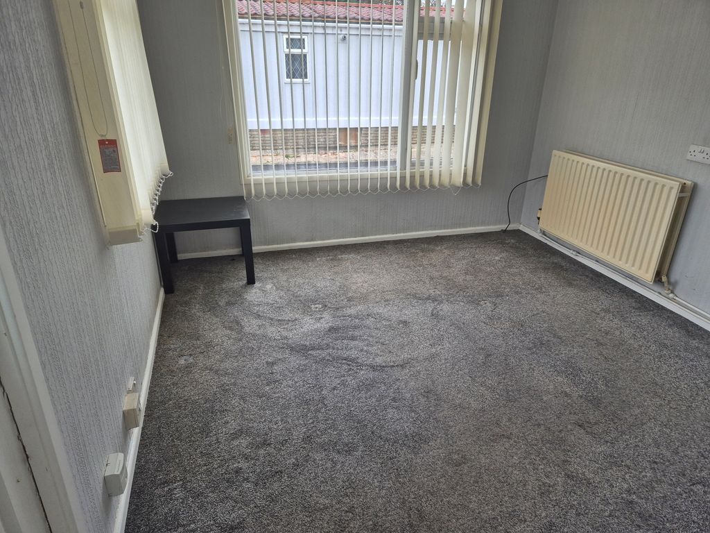 Property photo 2 of 9 Exterior