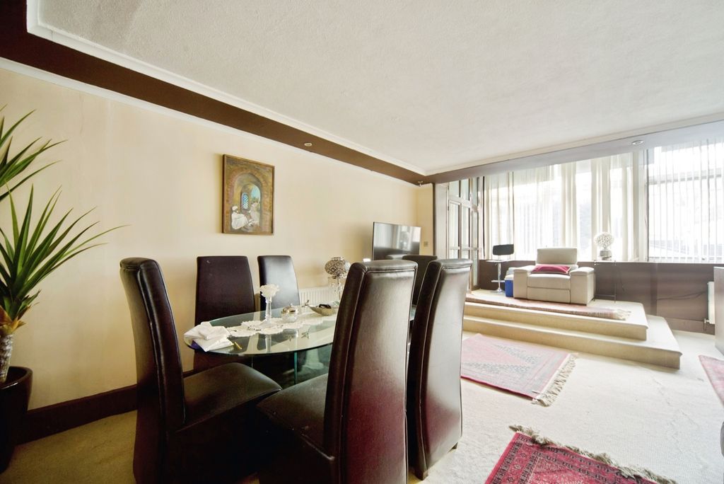 Property photo 1 of 17 Photo