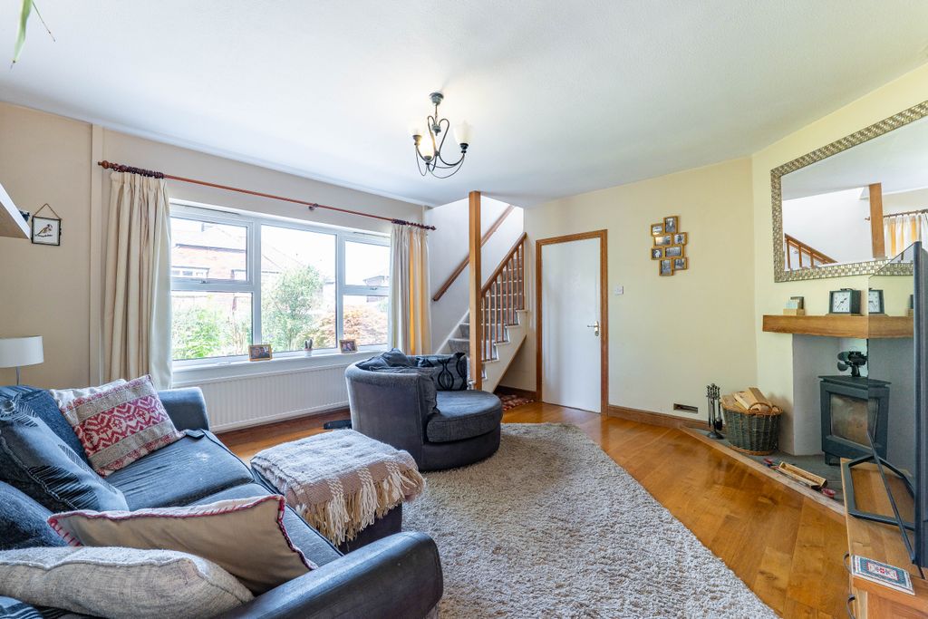 Property photo 3 of 18 Living Room
