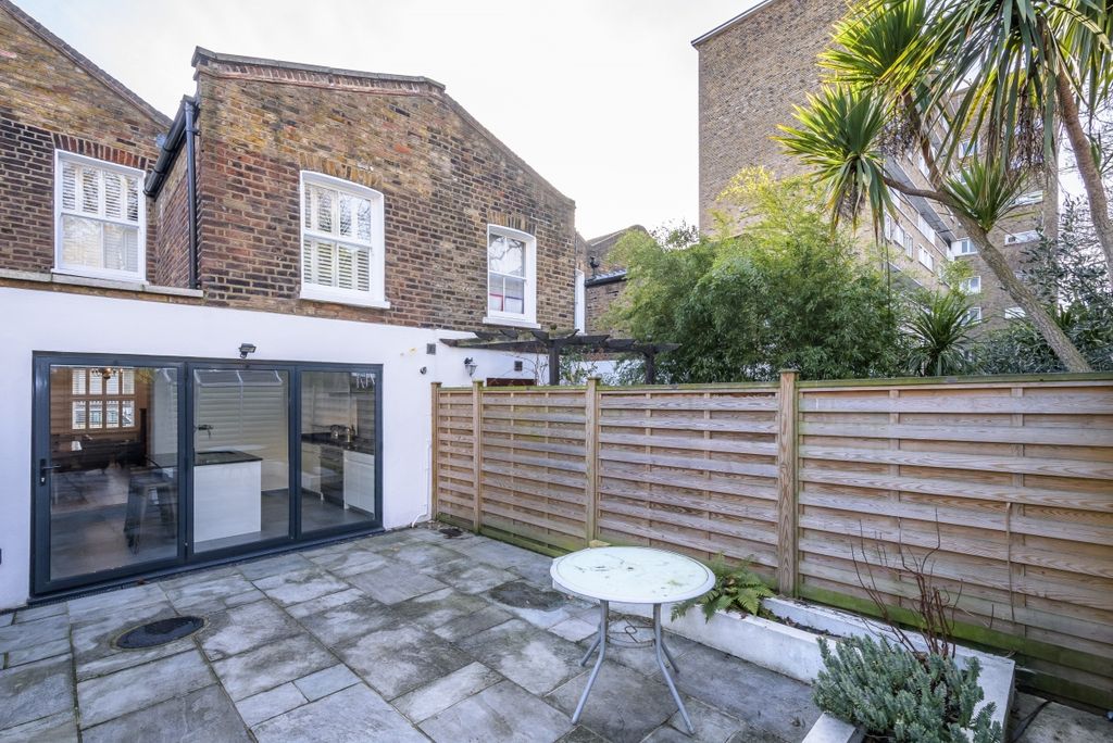 Property photo 3 of 13 Baring Street