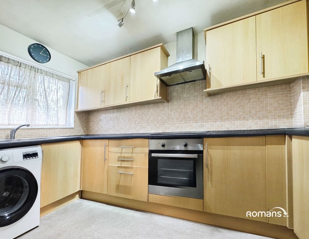 Property photo 2 of 9 Kitchen