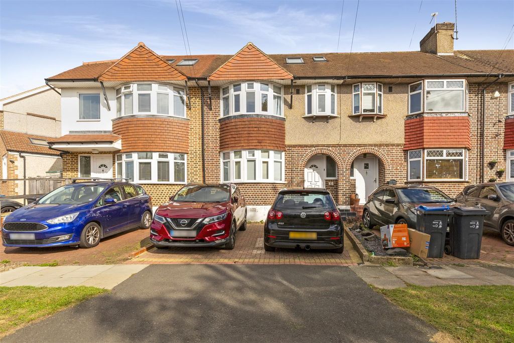 Property photo 2 of 11 Churston Drive.Jpg