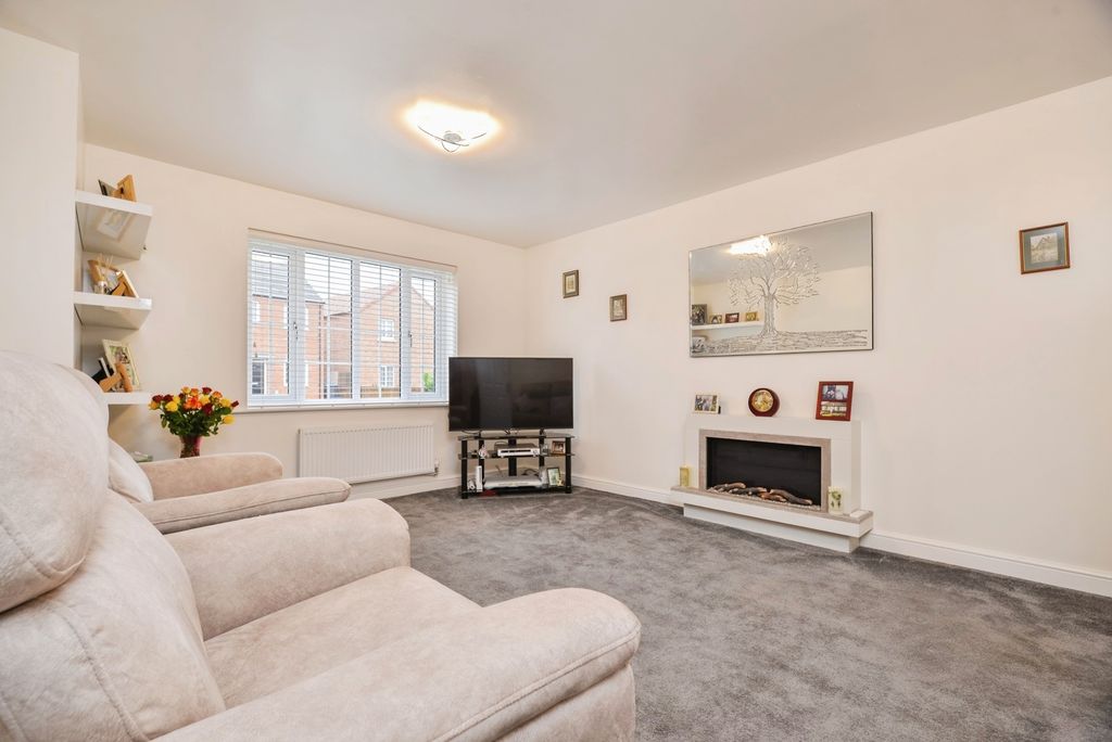 Property photo 3 of 17 Photo