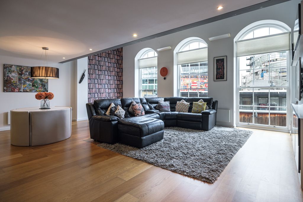 Property photo 1 of 18 8-36-Hornsey-Road-135_54858849071_O.Jpg