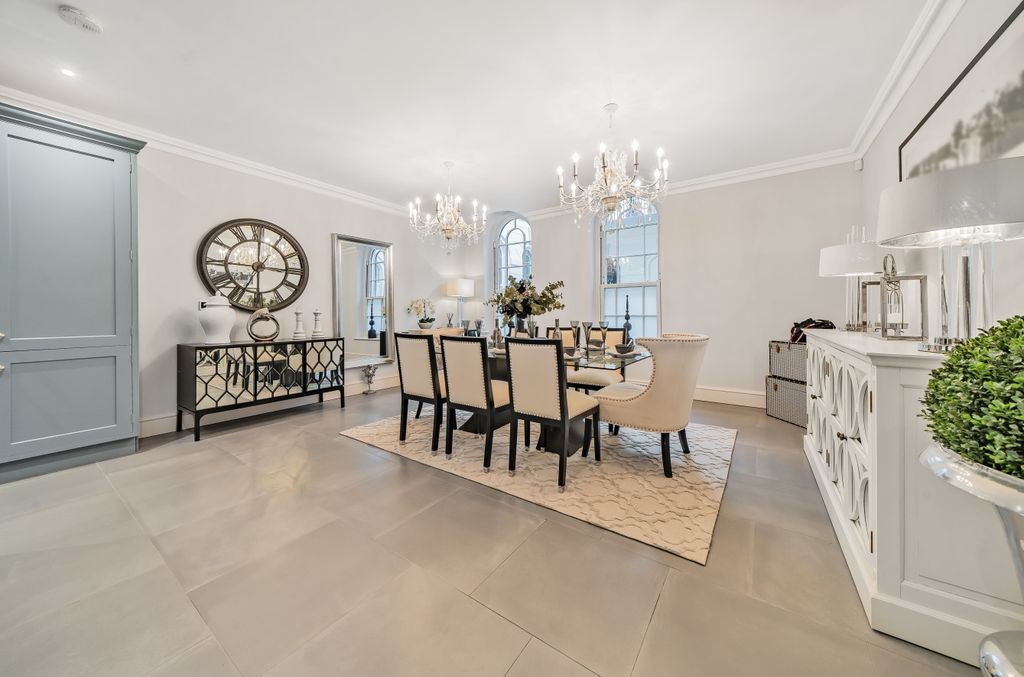 Property photo 2 of 22 Dining Area