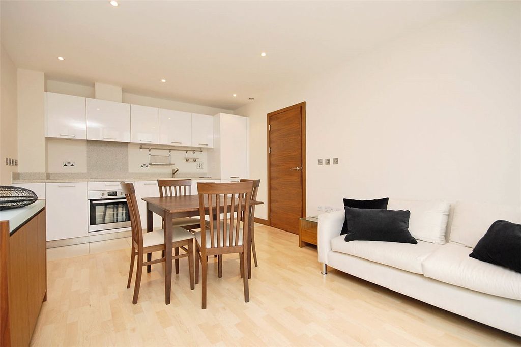 Property photo 2 of 7 Picture No. 05