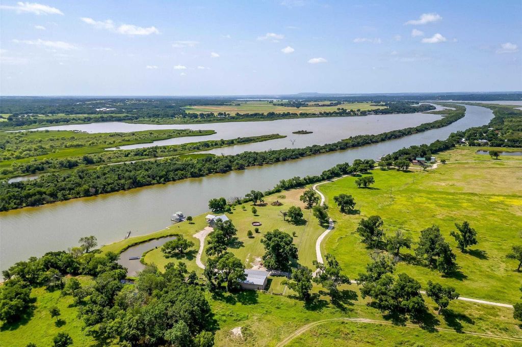 Property photo 1 of 31