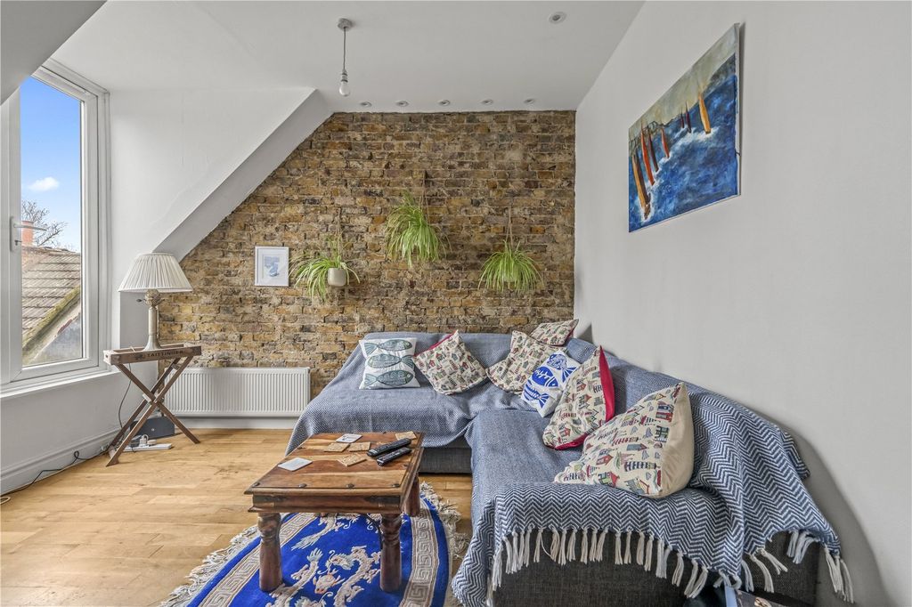 Property photo 3 of 8 Picture No. 06