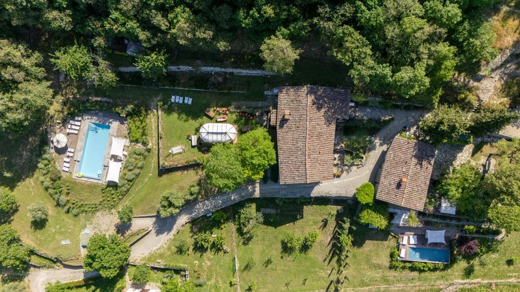 Property photo 2 of 40