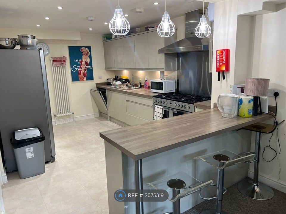 Property photo 3 of 4 Kitchen