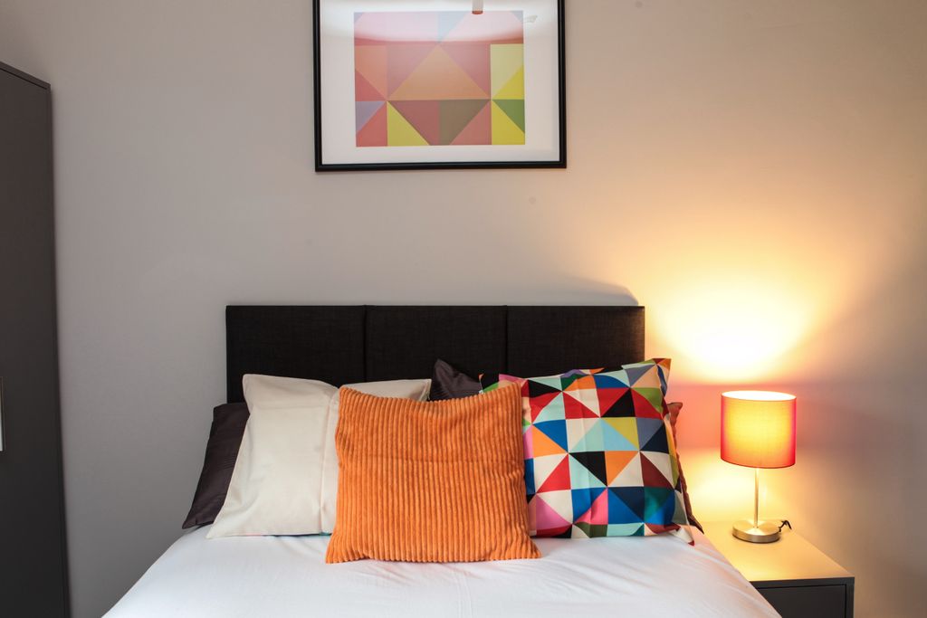 Property photo 3 of 19 58Brighton_Selection_Toyindawudu-43