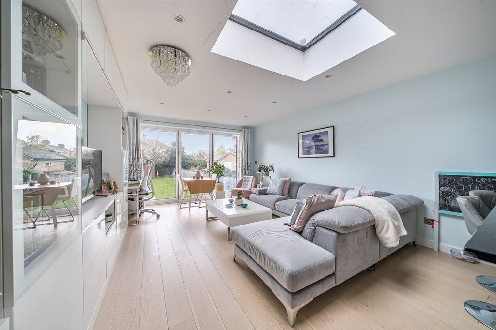 Property photo 3 of 19 Picture No. 15