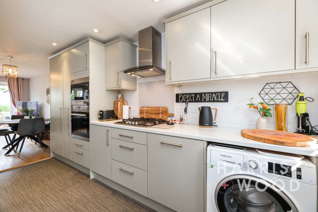 Property photo 2 of 31 3917324