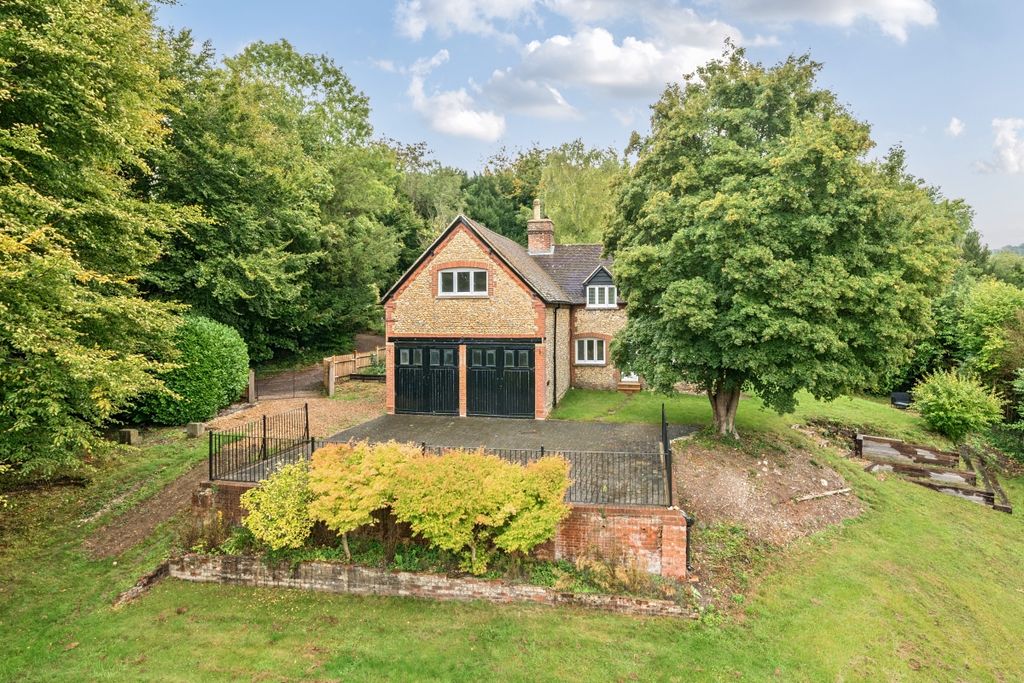 Property photo 2 of 10
