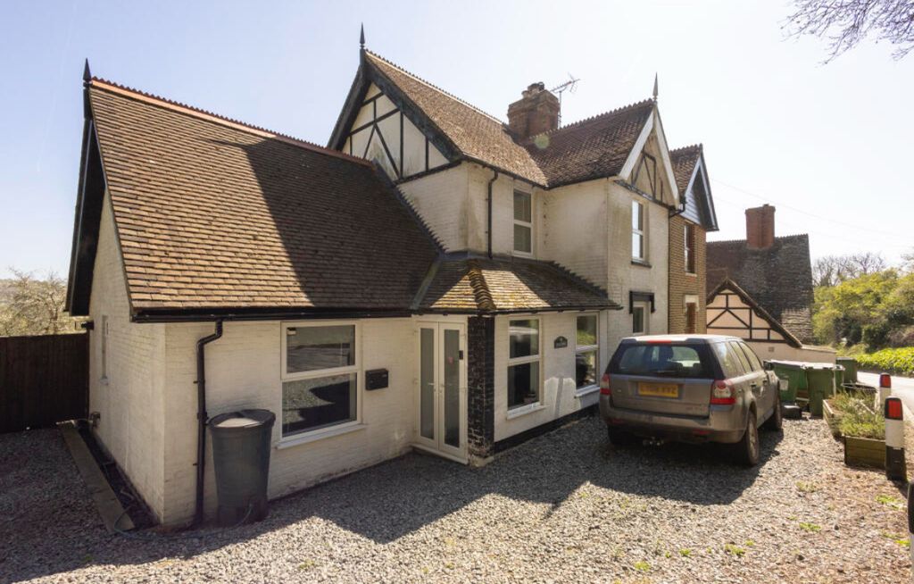 Property photo 1 of 16