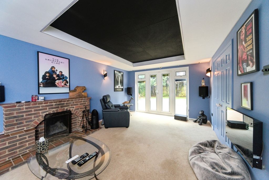 Property photo 2 of 17 Photo