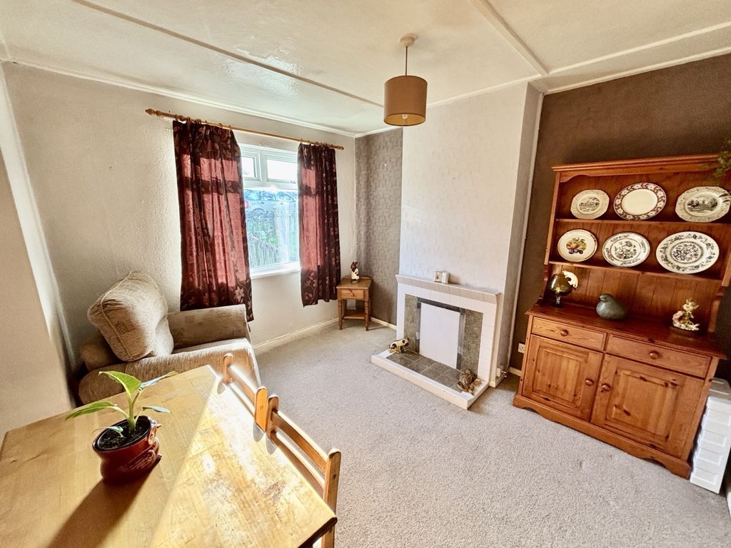 Property photo 3 of 11 Gallery
