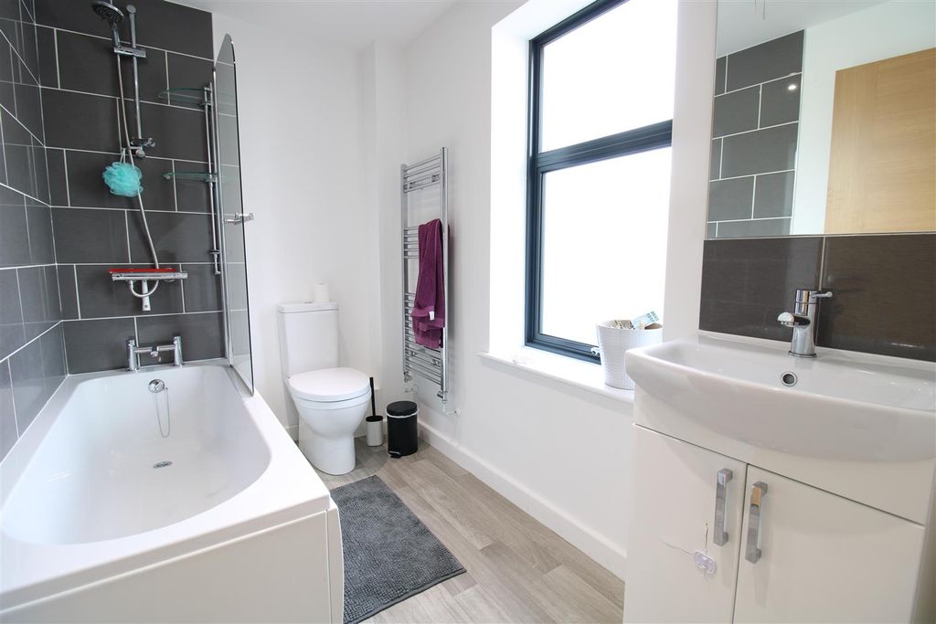 Additional image 10 of 3 bed property to rent71 Arctic Road, Cowes, Isle Of Wight PO31