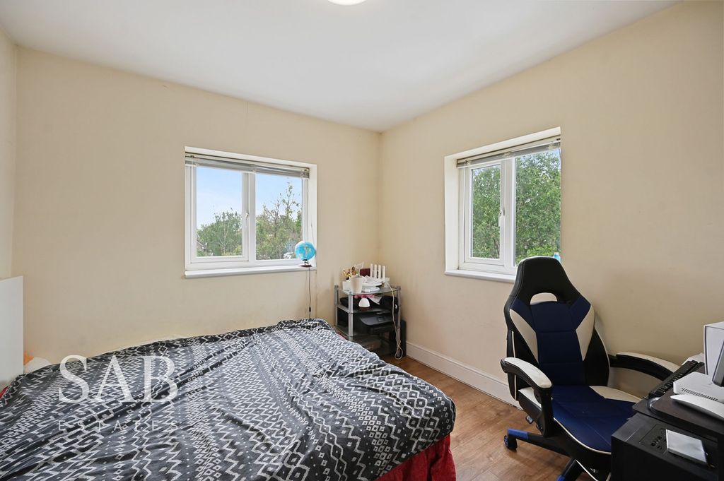 Additional image 10 of 3 bed flat for saleEastmead Avenue, Greenford UB6