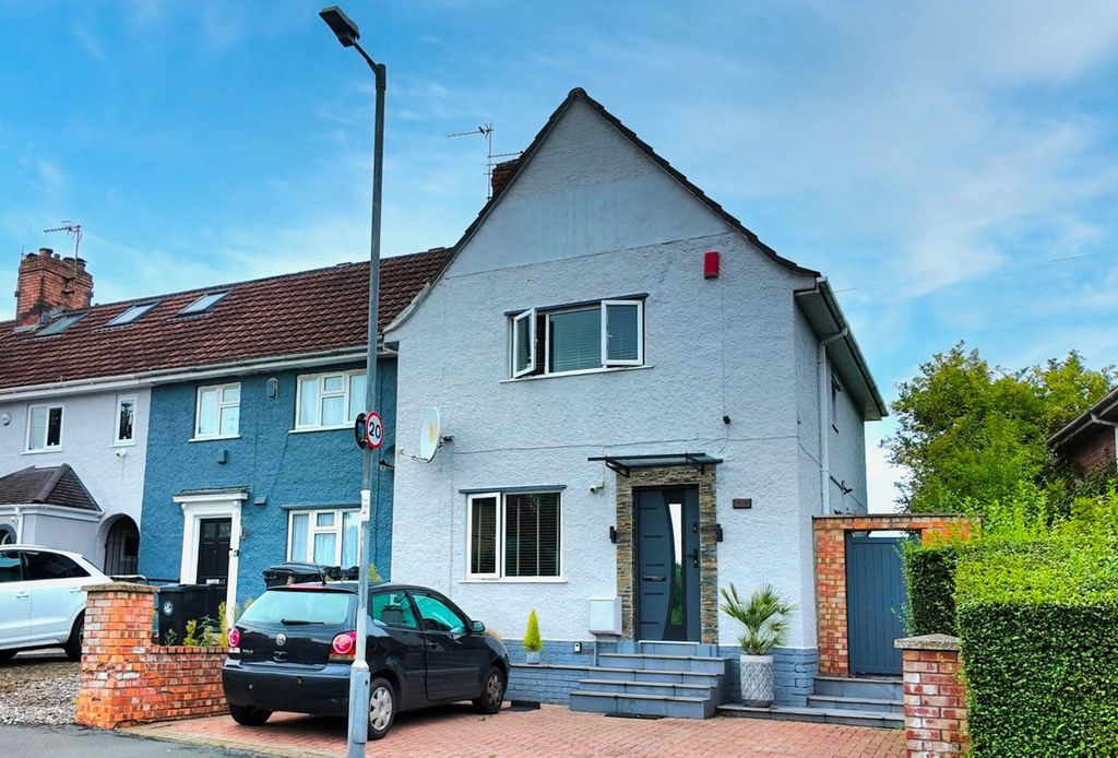 Property photo 2 of 32