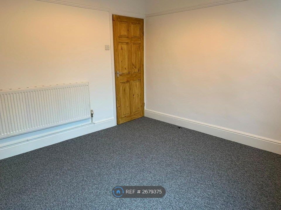 Property photo 3 of 10 Front Lounge