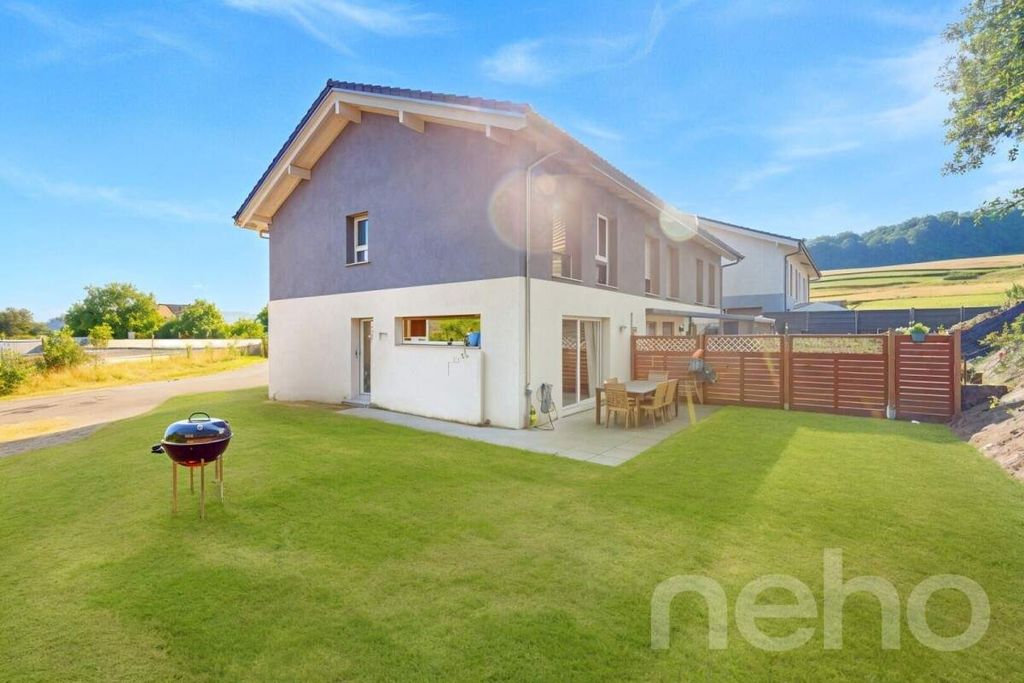 Property photo 2 of 11