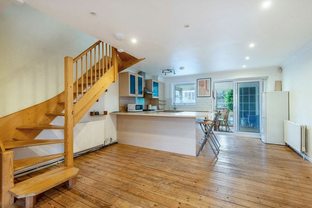 Property photo 3 of 9