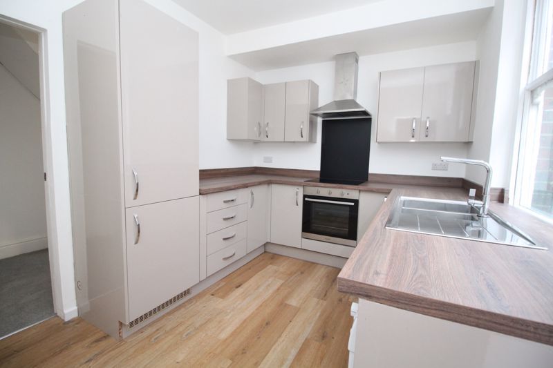 Property photo 2 of 10 Kitchen