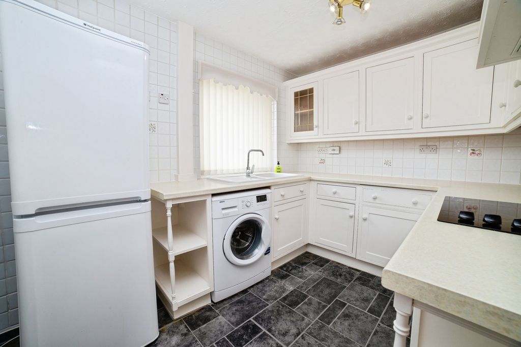 Property photo 2 of 20 Kitchen
