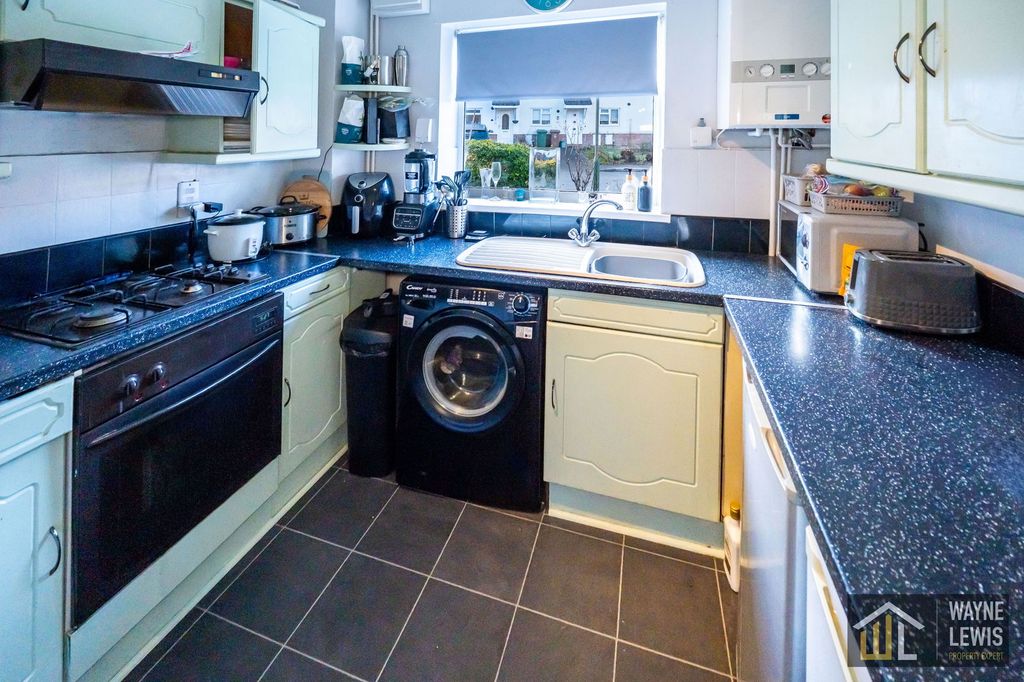 Property photo 3 of 20