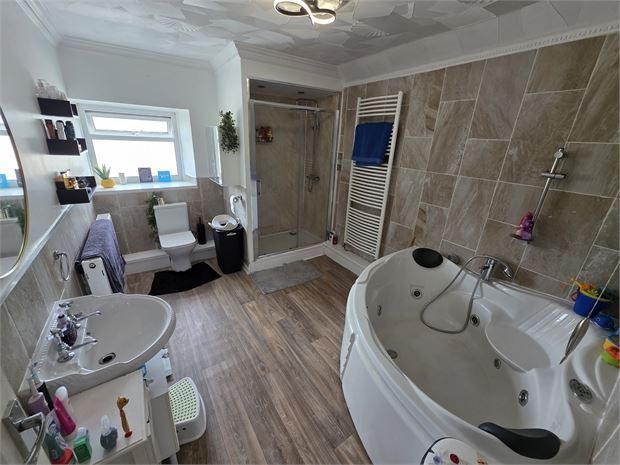 Property photo 3 of 12 Bathroom