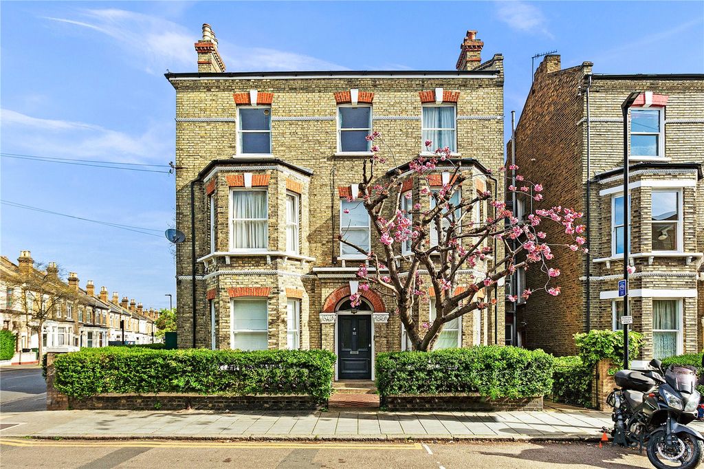 Property photo 1 of 9 Picture No. 08