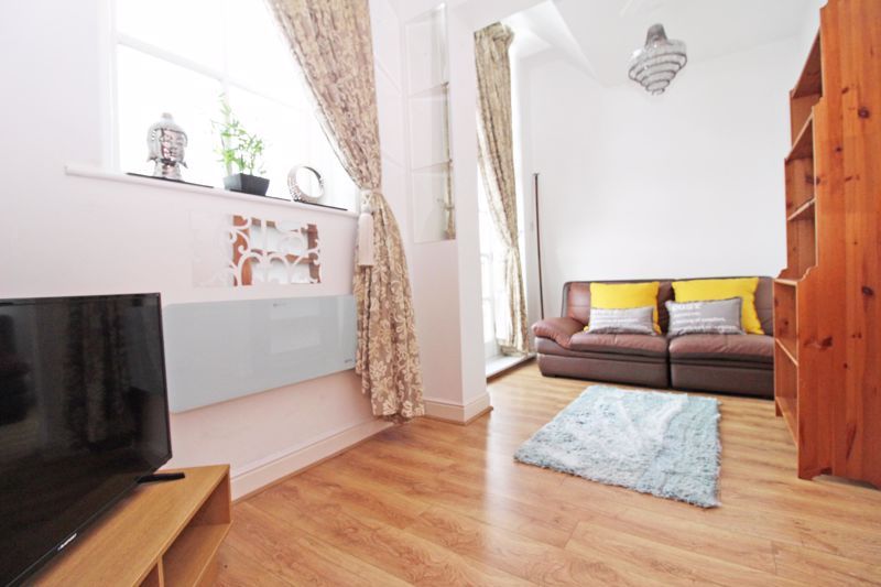 Property photo 2 of 7 Photo 6