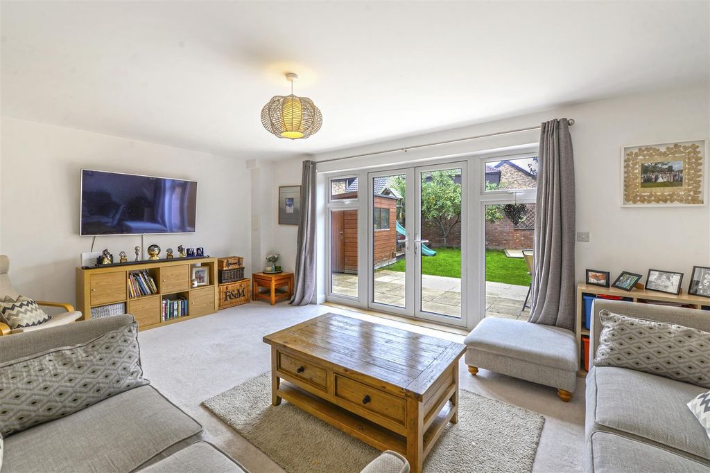 Property photo 2 of 18 05.