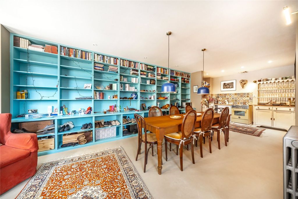 Property photo 3 of 12 Dining Area