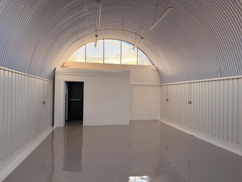 Property photo 1 of 3 An Empty Arch With White Lining