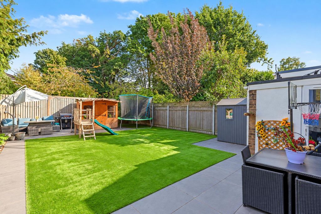 Property photo 2 of 17