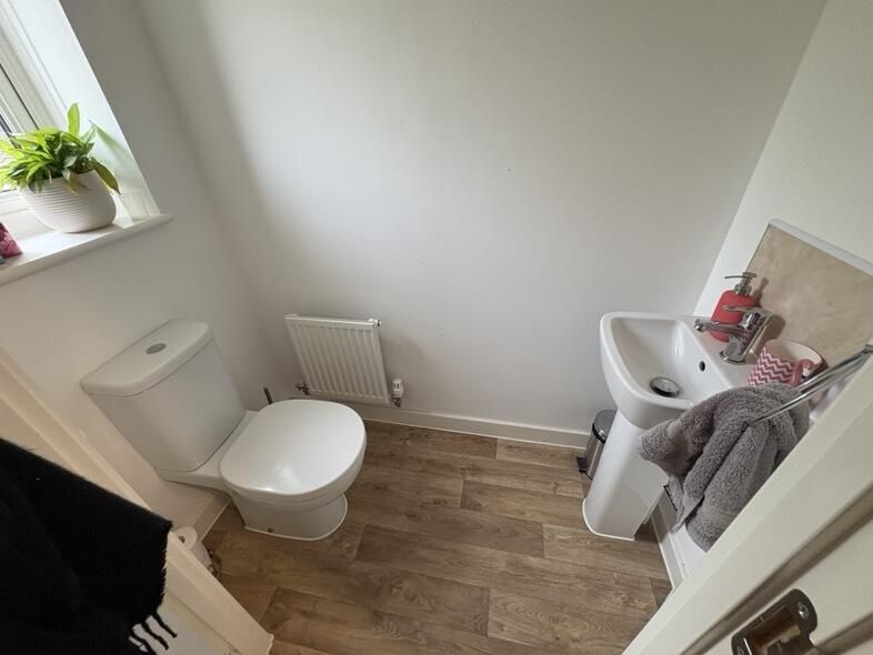 Property photo 3 of 21 WC